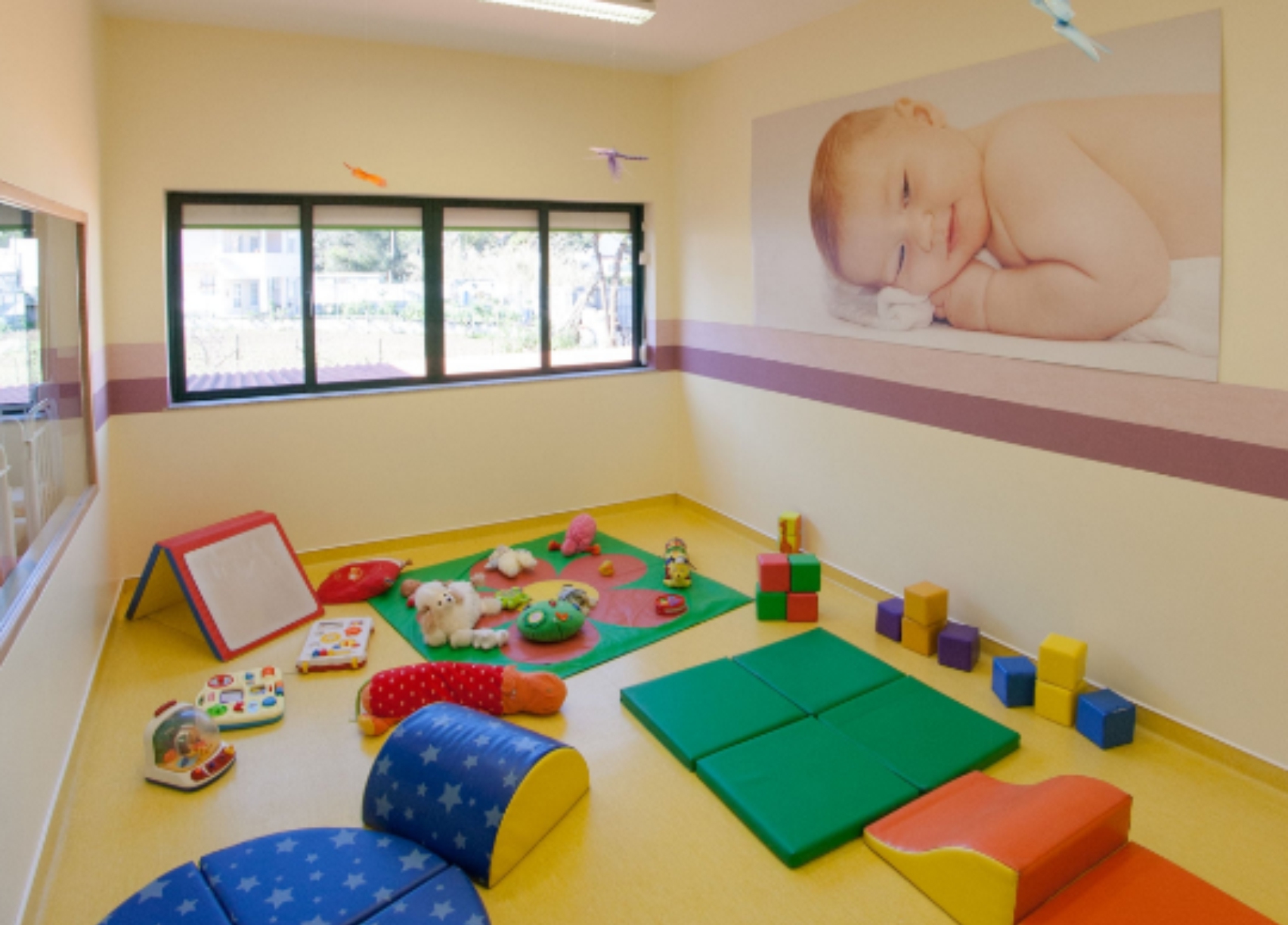 Sala com brinquedos de criança